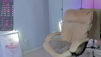 sweettinaaa  juicy babe creases her tits