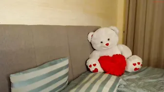 prettydevil69  Rubs Pussy to Orgasm