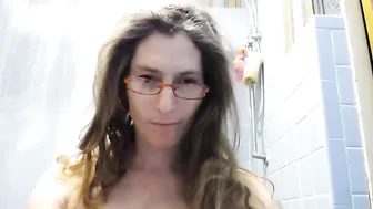 doxie  Showed her shaven pussycat and ass