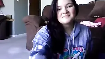 baby_jade  Massages her immense pussy