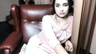 sisi_taylor  shaking her ass in public chat