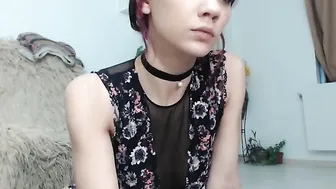 charlotte2896  penetrates in her pussy