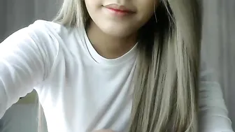 yeu_asian  Fingering wet pussy