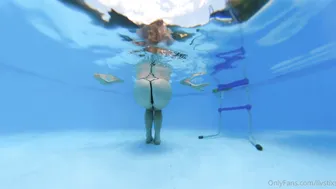 OnlyFans.2022.LivStixs.Playing.With.Myself.Underwater.XXX.1080p.MP4-P2P