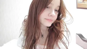 nico_favtoy 19-Dec-2023 show her white ass chaturbate