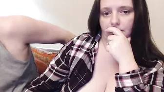 cpl4fun1000  Fucks her finger in wet holes