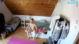 voyeurcam-julmodels-whitebed-3