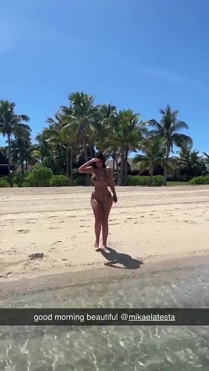 Mikaela Testa show 18