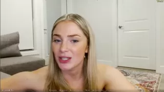 ALLYBEEXO shows her wonderful big tits in pvt HD