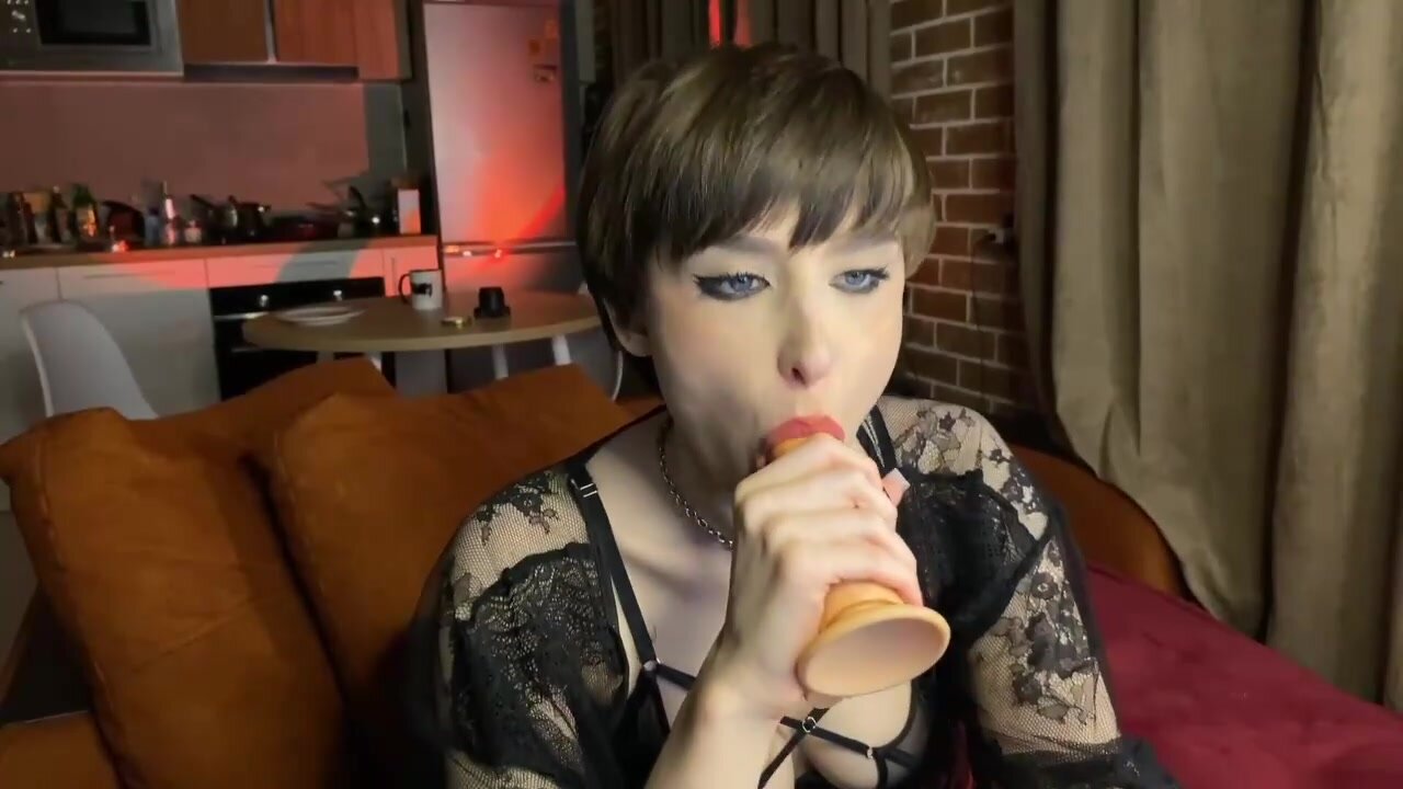 lucia-velvet_2025-04-21